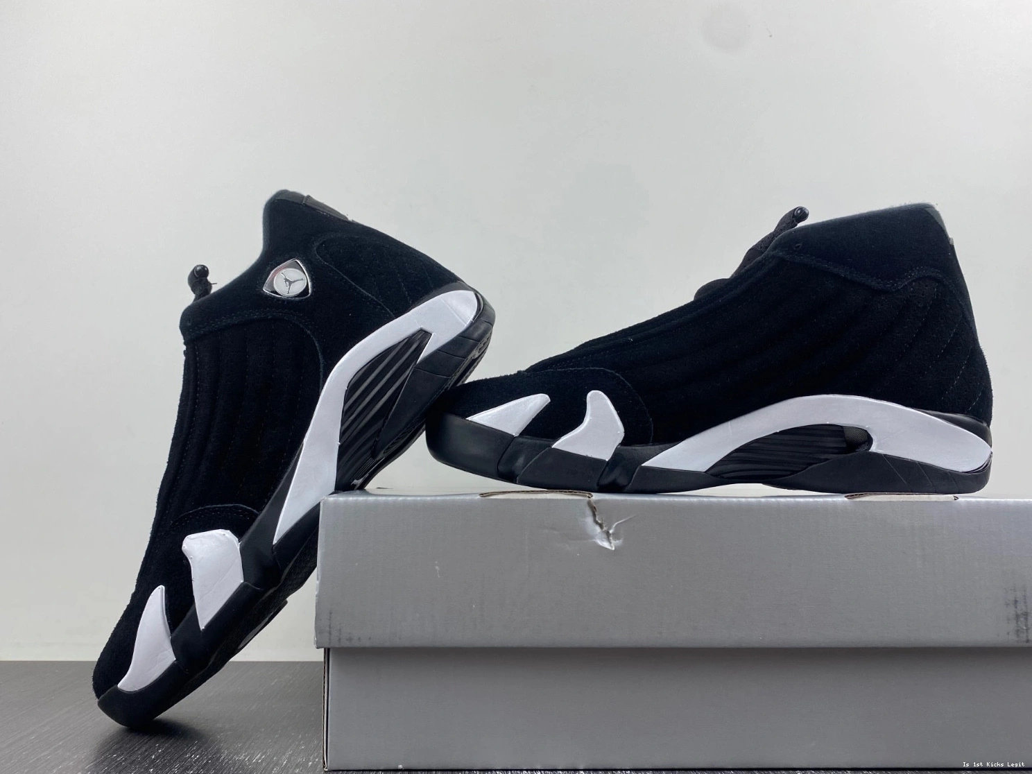 Black 14 White Red Jordan 487471-016 Air University 0913